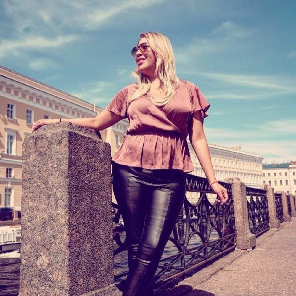 Meet your Posher, Farah